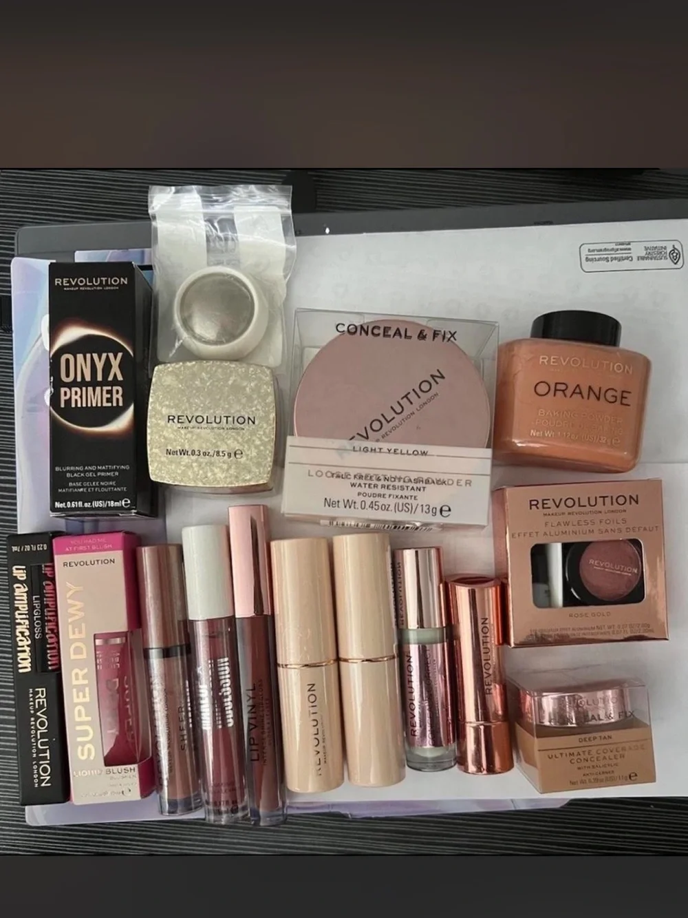 16pcs of Full Make-up Set of Revolution #Make-up lot